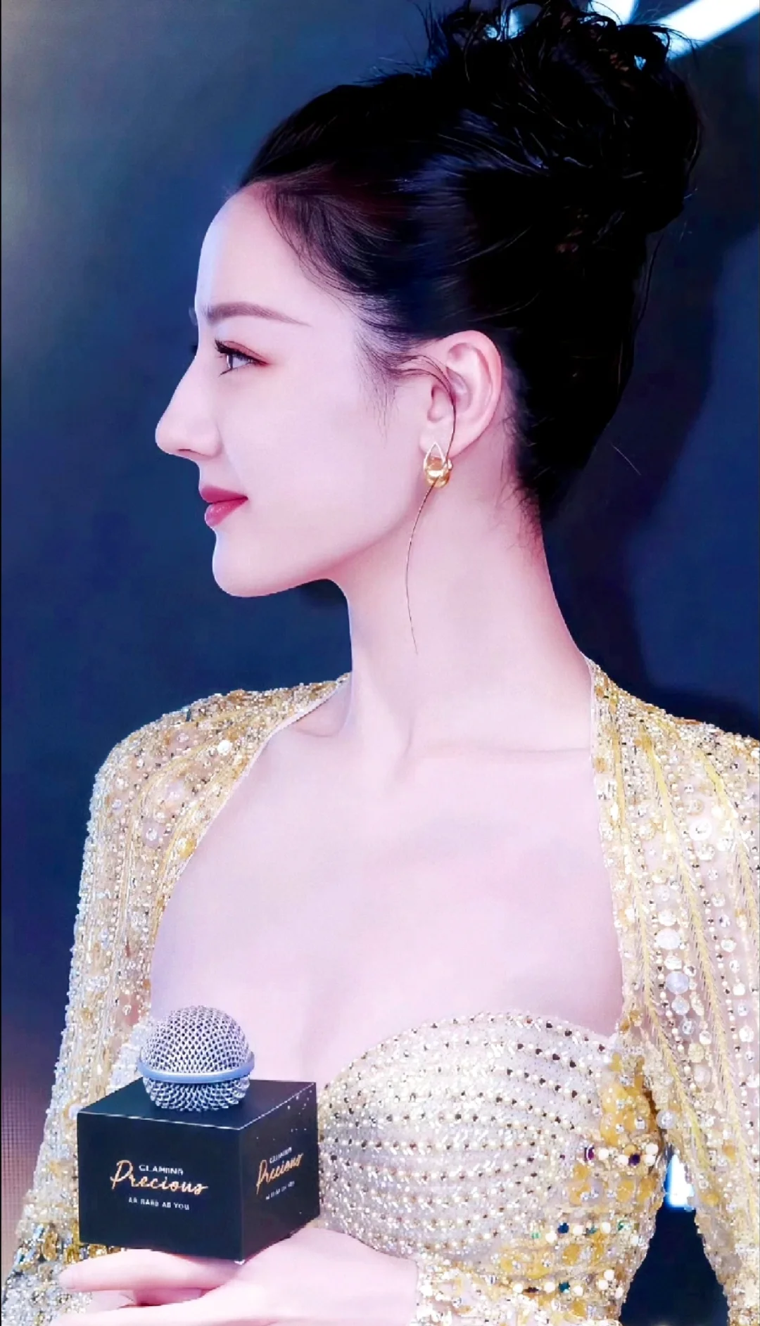 是浓颜天花板，是熟女气质十足的公主