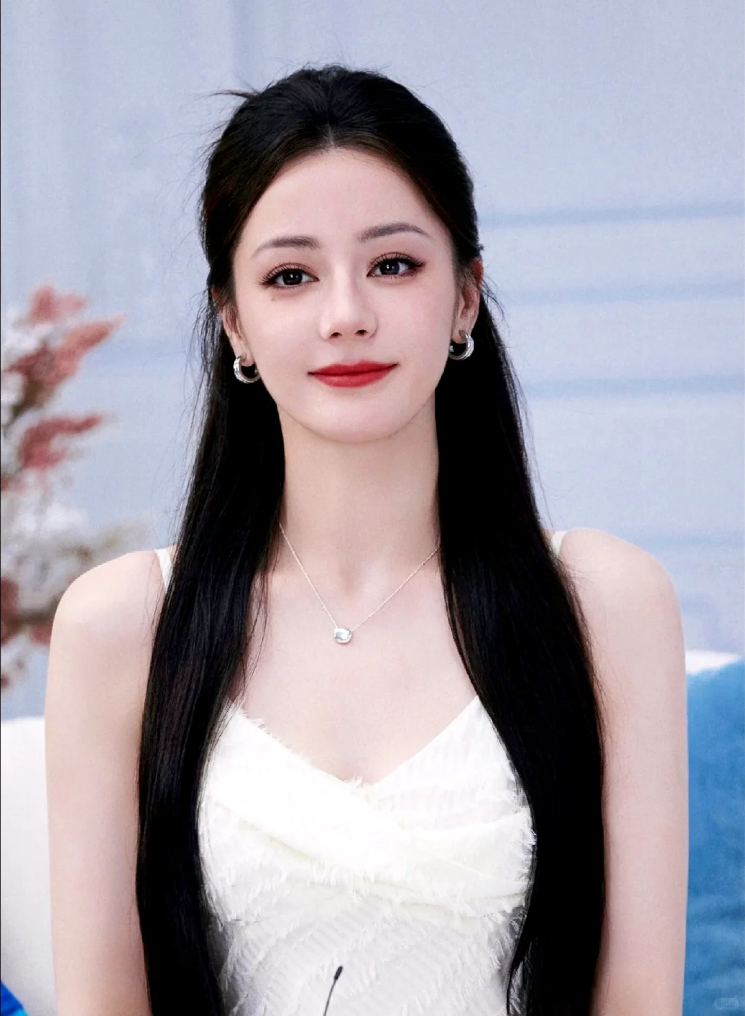 是浓颜天花板，是熟女气质十足的公主