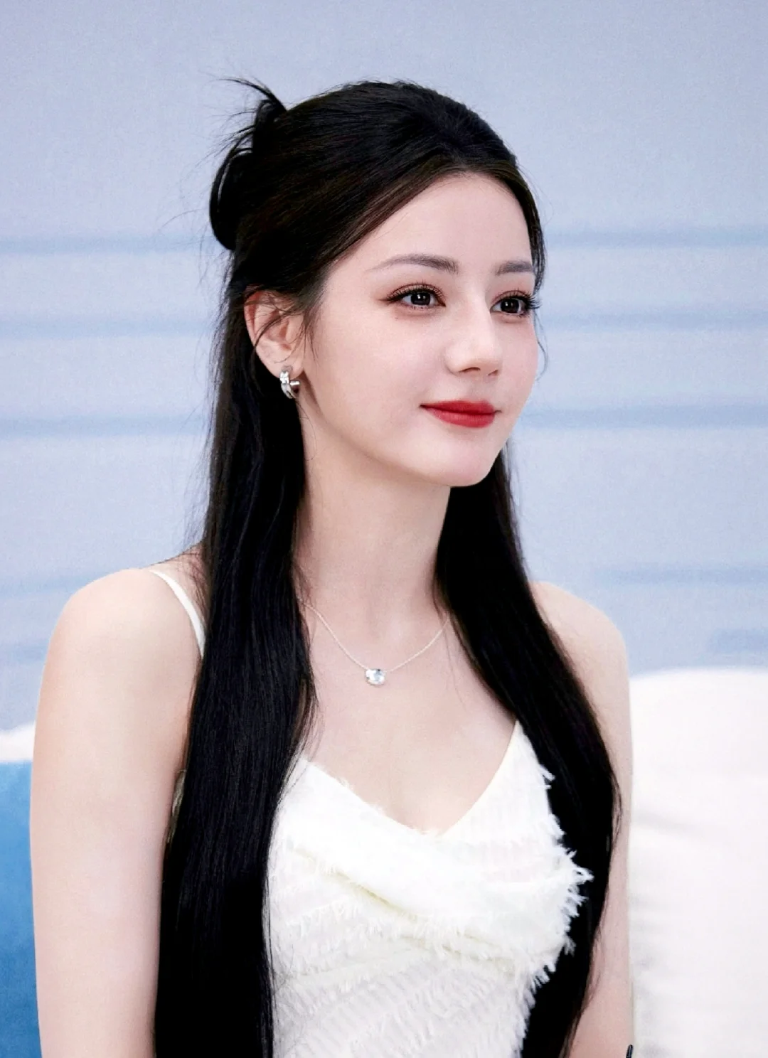 是浓颜天花板，是熟女气质十足的公主
