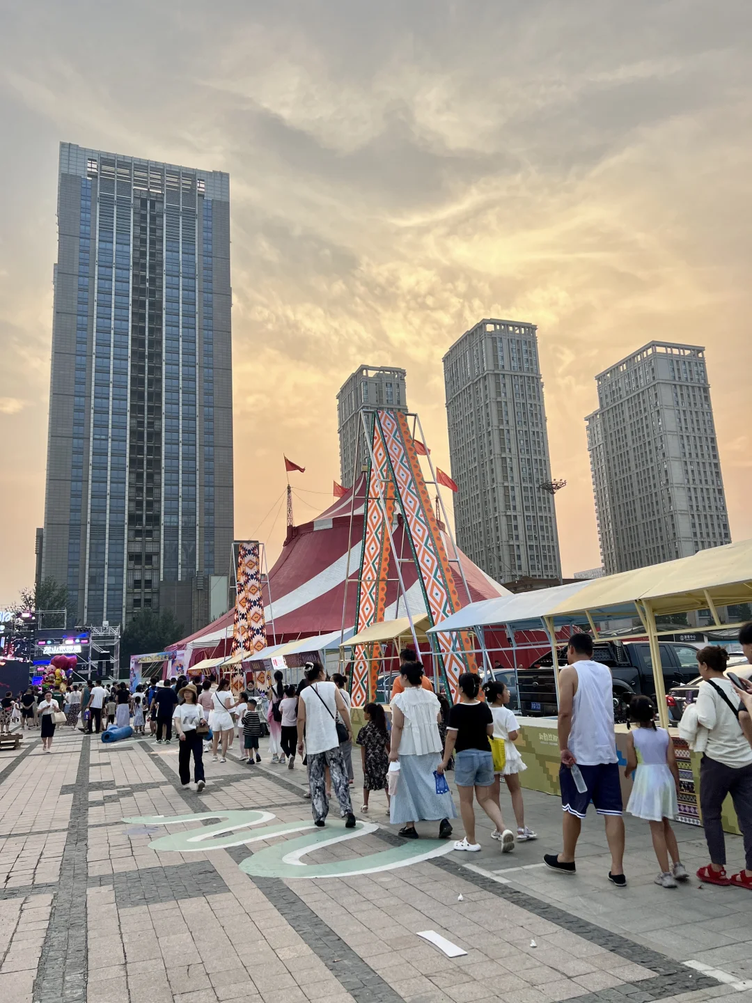 沈阳工业展览馆！！这是要干什么啊啊啊