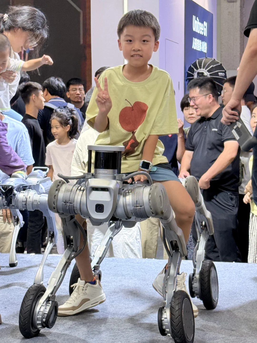 ?带娃冲进未来世界 世界机器人大会