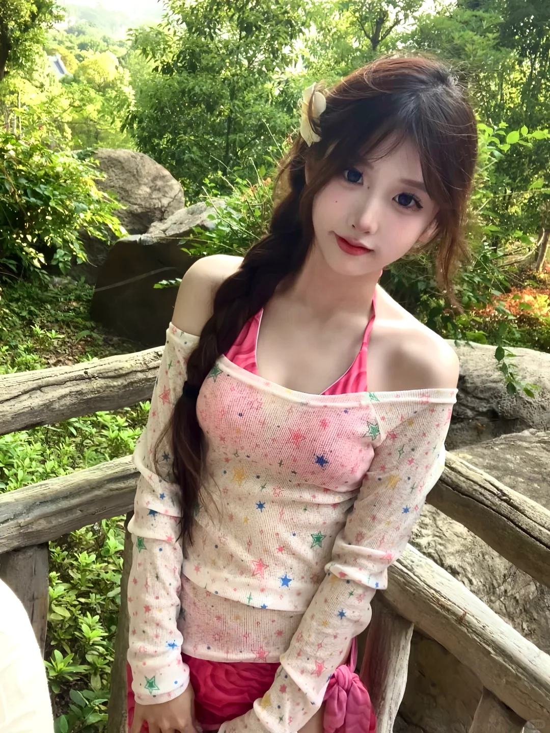 玫红色泳装也太好看了