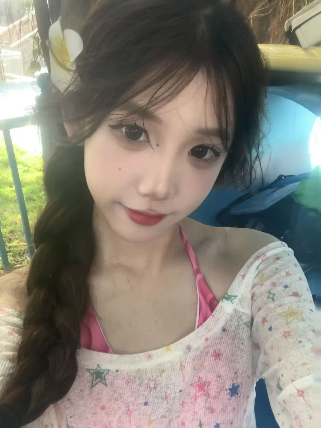 玫红色泳装也太好看了