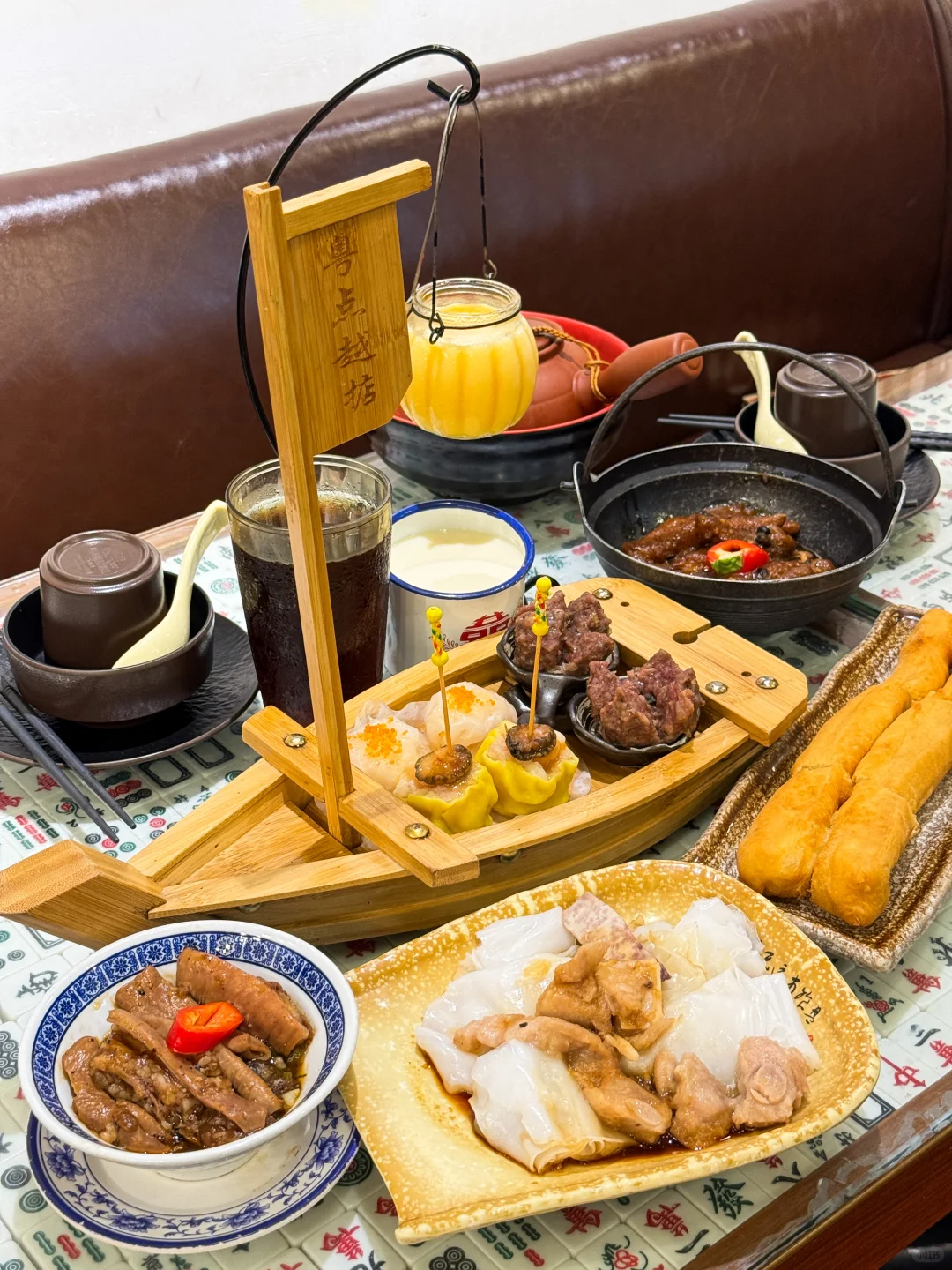 广州人夏天怎么过？在点心店躺平啊