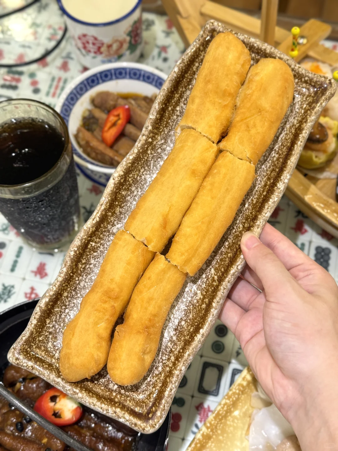 广州人夏天怎么过？在点心店躺平啊