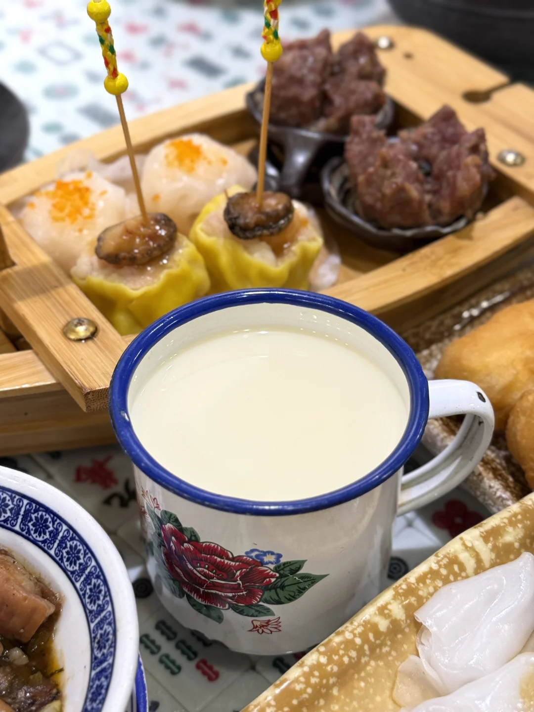 广州人夏天怎么过？在点心店躺平啊