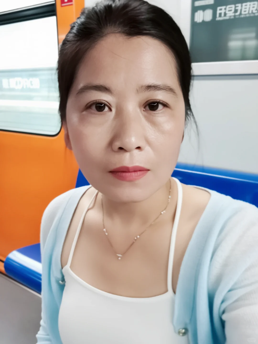 45岁单身老姐姐，值得被喜欢不？?
