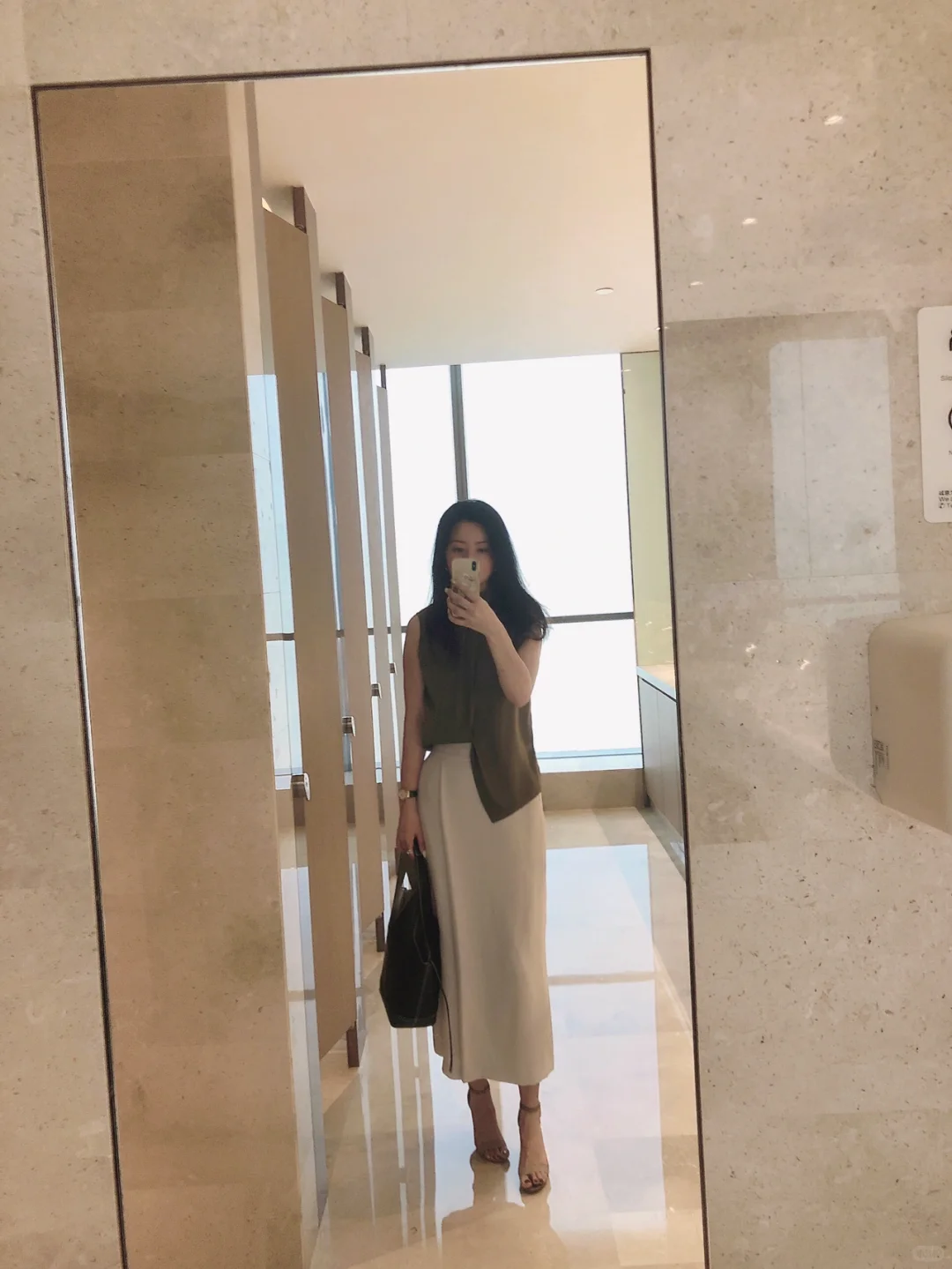 通勤穿搭｜穿衣自由的前提是得体