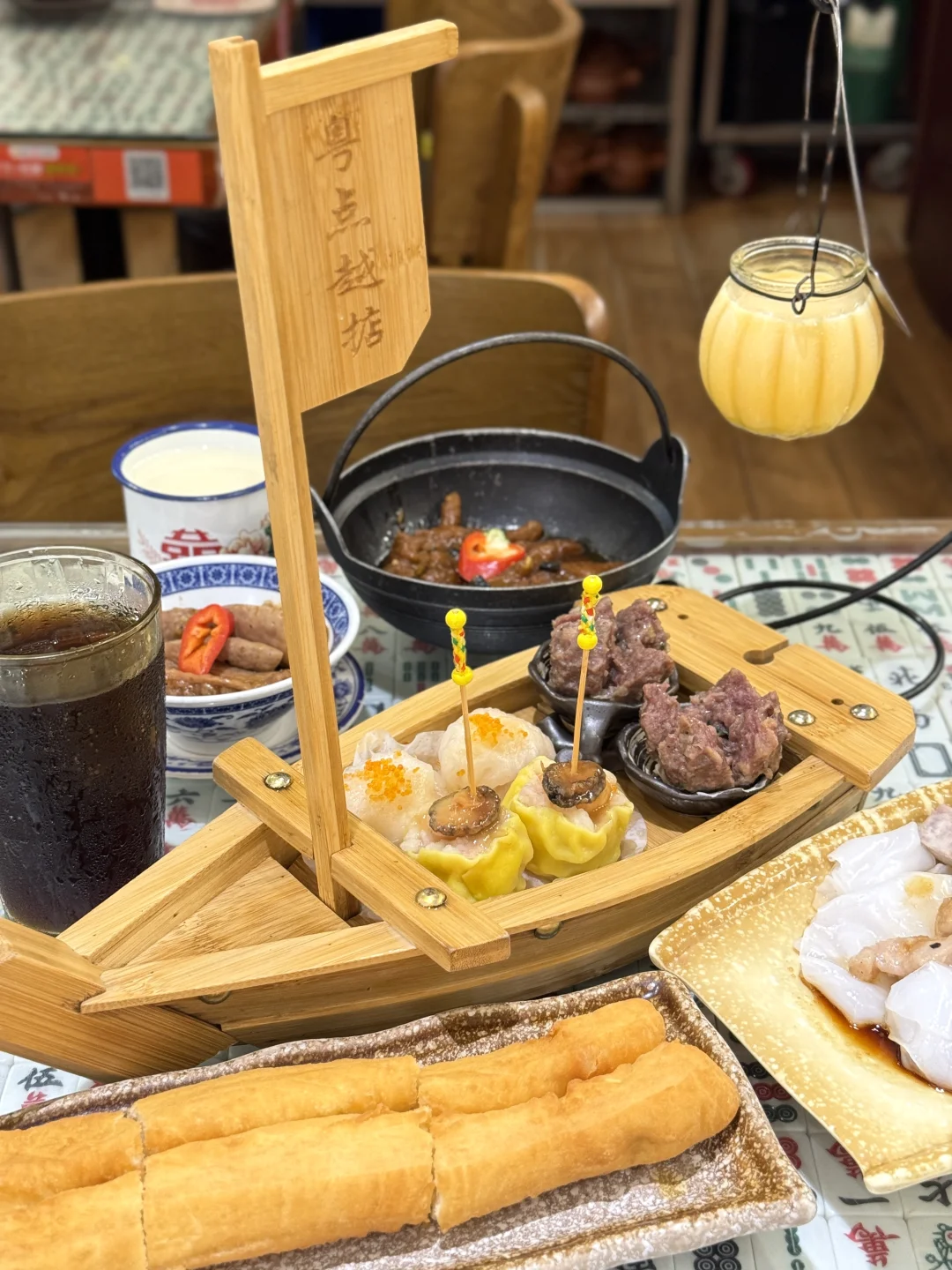 广州人夏天怎么过？在点心店躺平啊