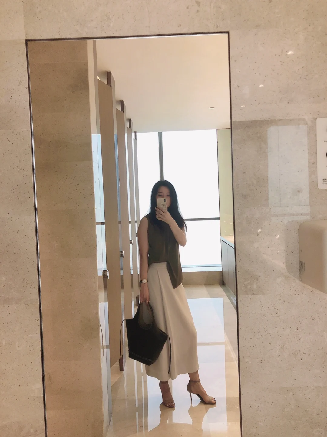 通勤穿搭｜穿衣自由的前提是得体