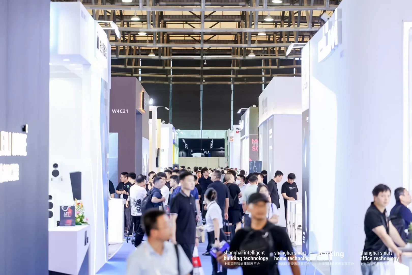 两大行业展同馆展出，一天逛遍未来趋势！