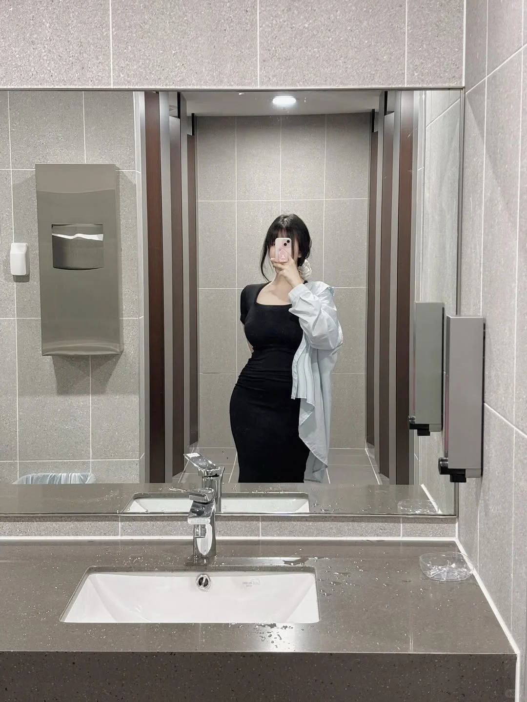 牛仔裤这么显大啊！