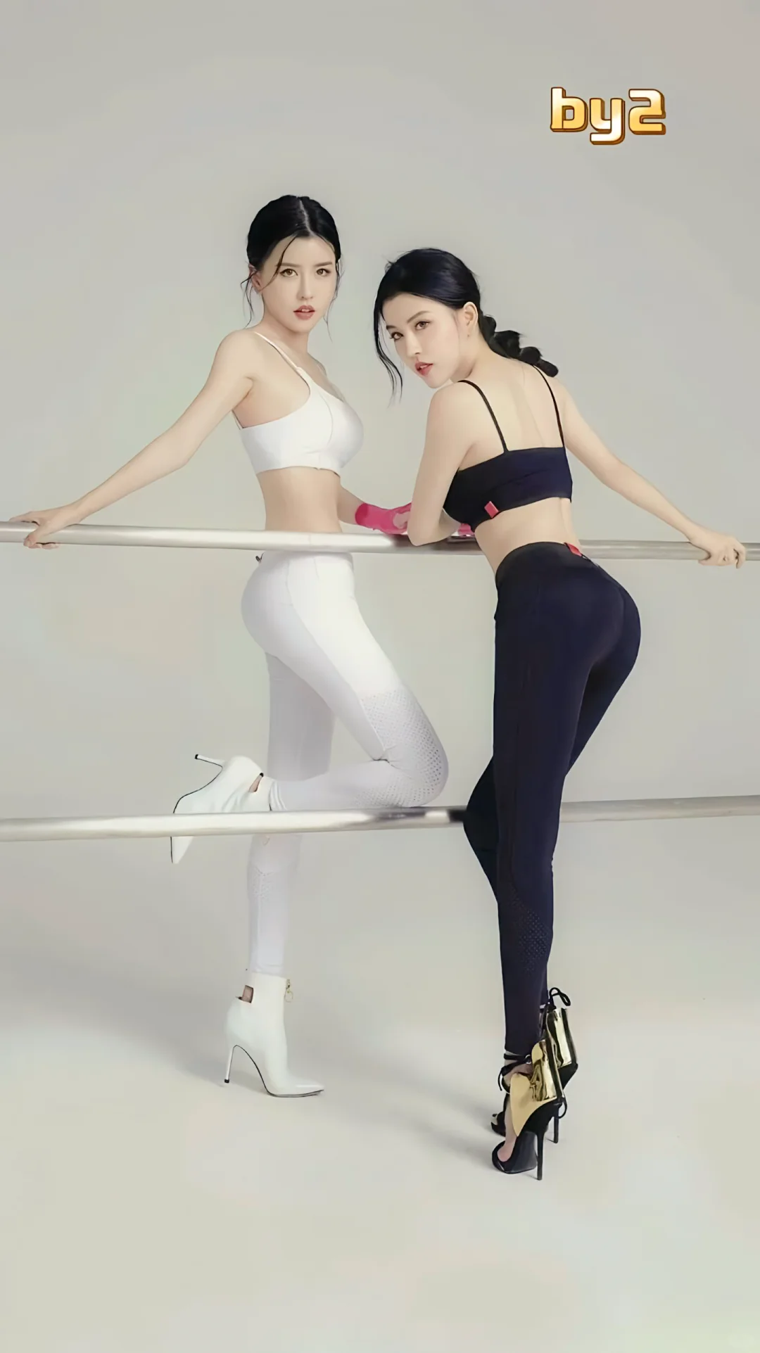女明星瑜伽裤图鉴｜运动&出街都能抄的穿搭