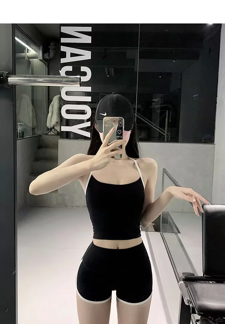 健身房美女瑜伽服全黑穿搭，太显身材了