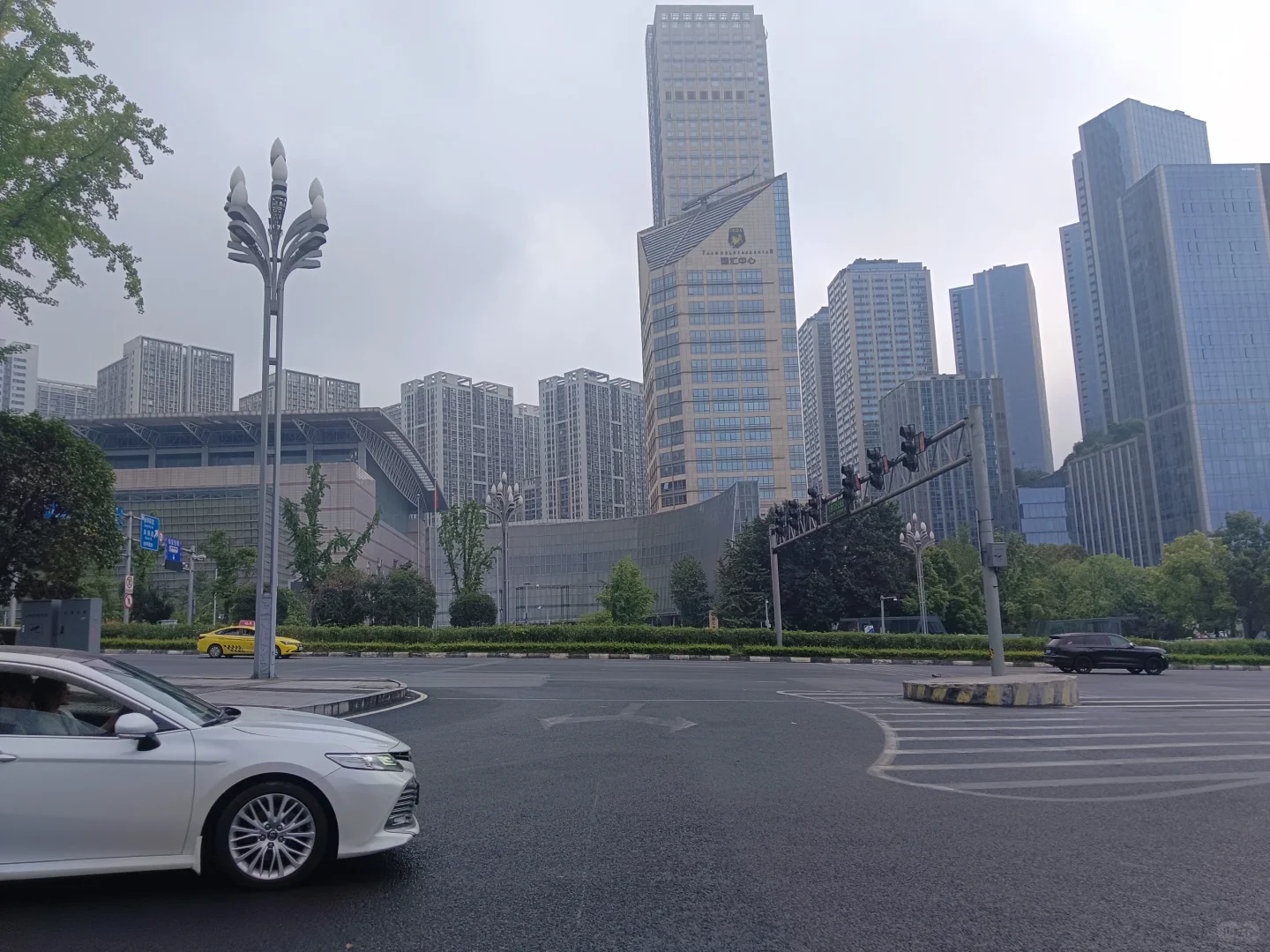 哈哈，看看重庆的国际会议展览中心