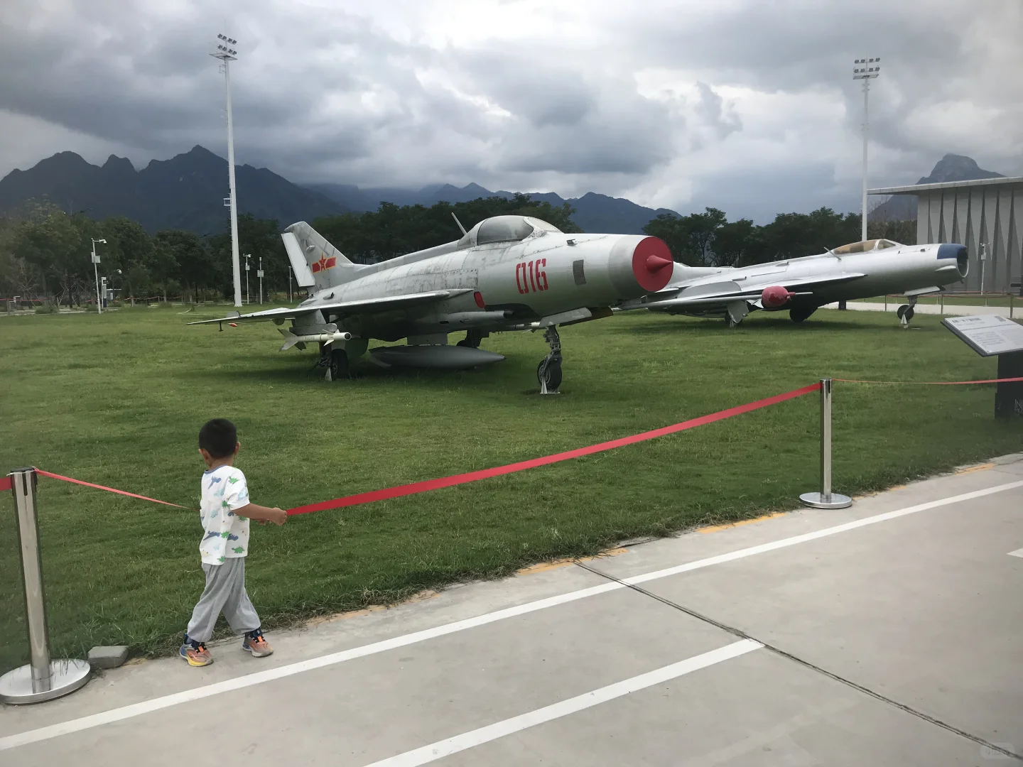 溜娃之西北工业大学飞机展逛完啦