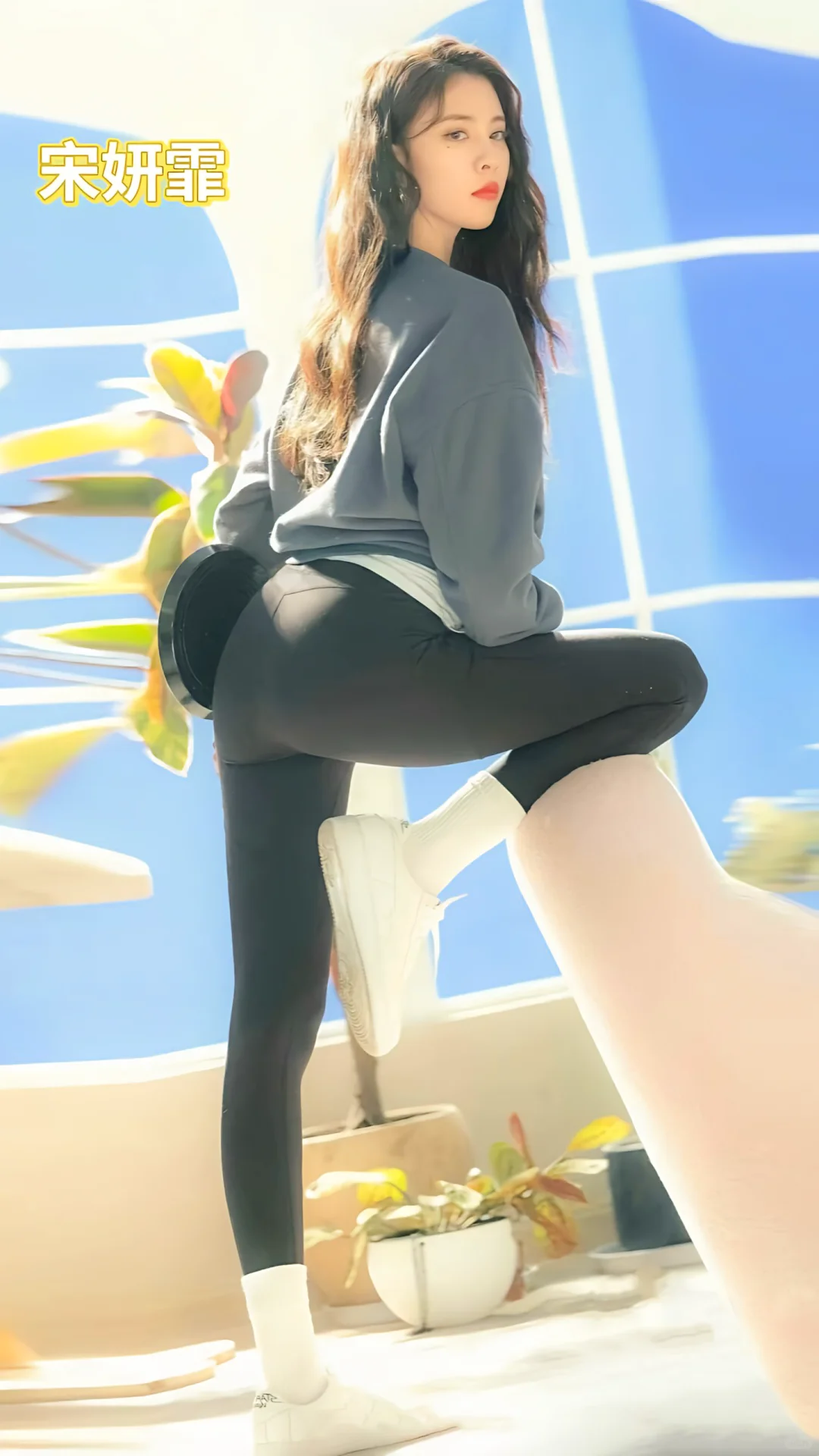 女明星瑜伽裤图鉴｜运动&出街都能抄的穿搭