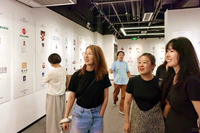 津沪平面设计名家与首届天津平面设计展开幕