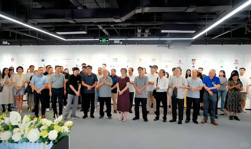 津沪平面设计名家与首届天津平面设计展开幕