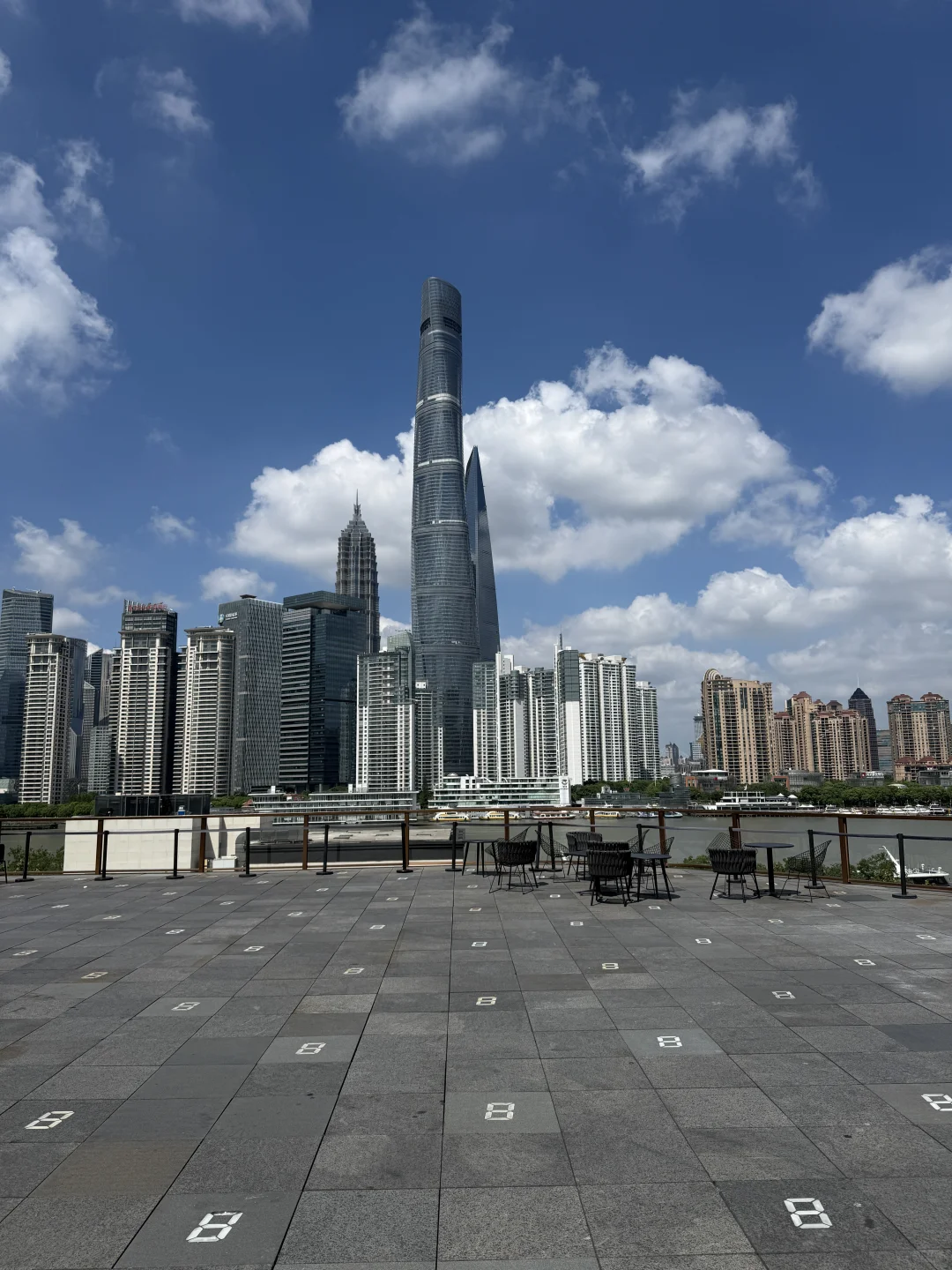 外滩边的日本平面设计盛宴｜一天世界