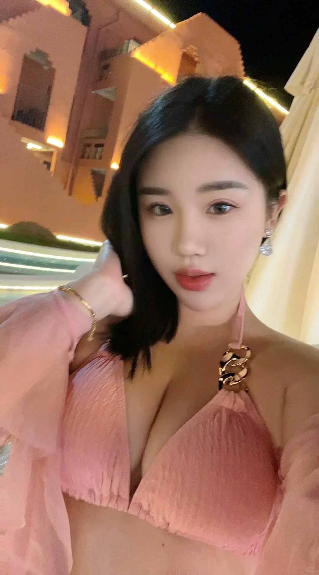 穿上这件泳衣，我在三亚被问了100次链接！?”