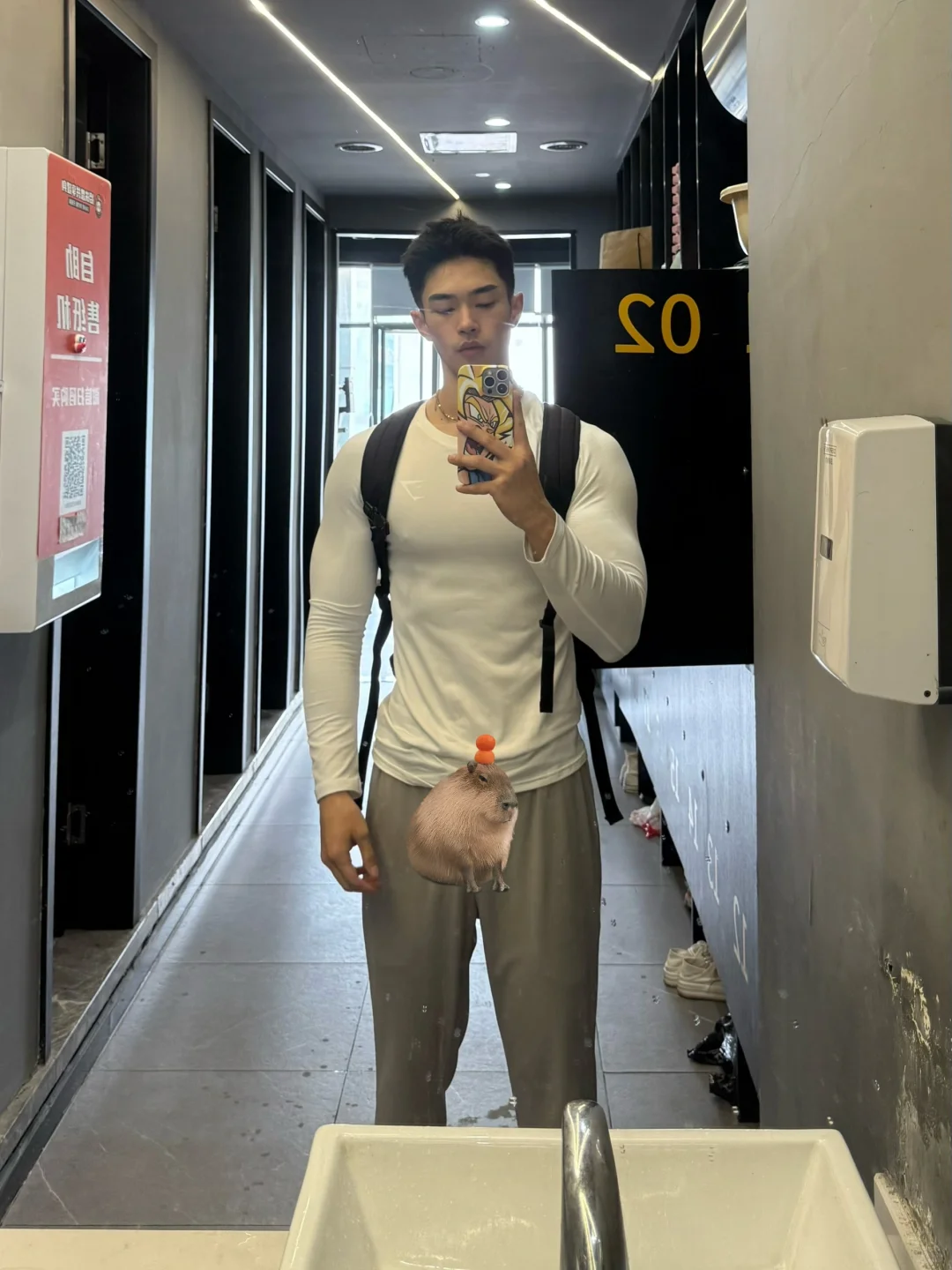 白色是真的显大