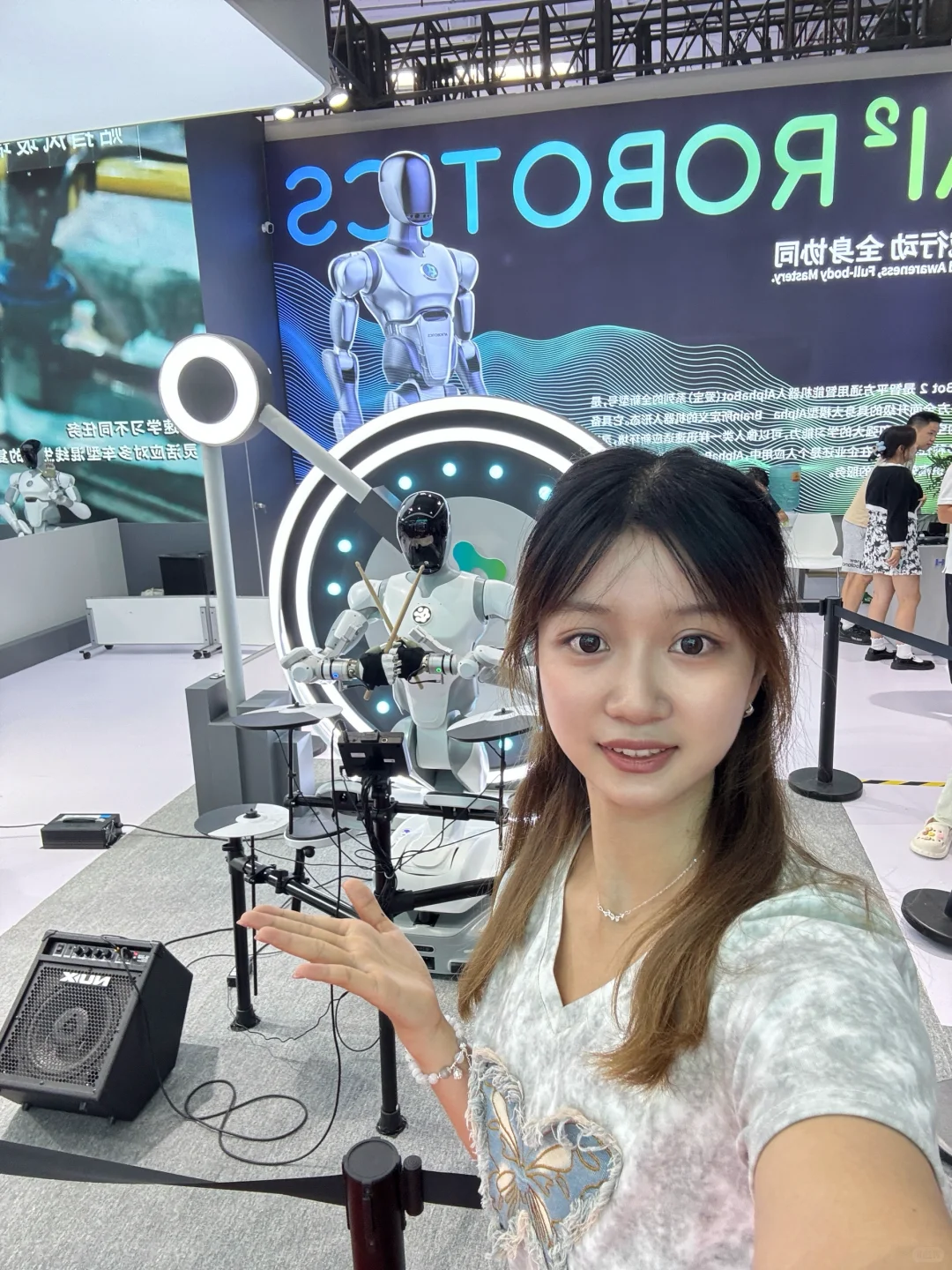 都来逛世界机器人大会！?