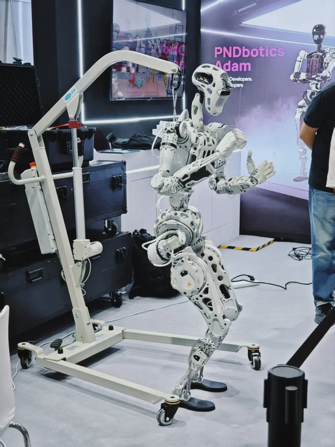 这些机器人也太可爱了吧！三倍快乐～