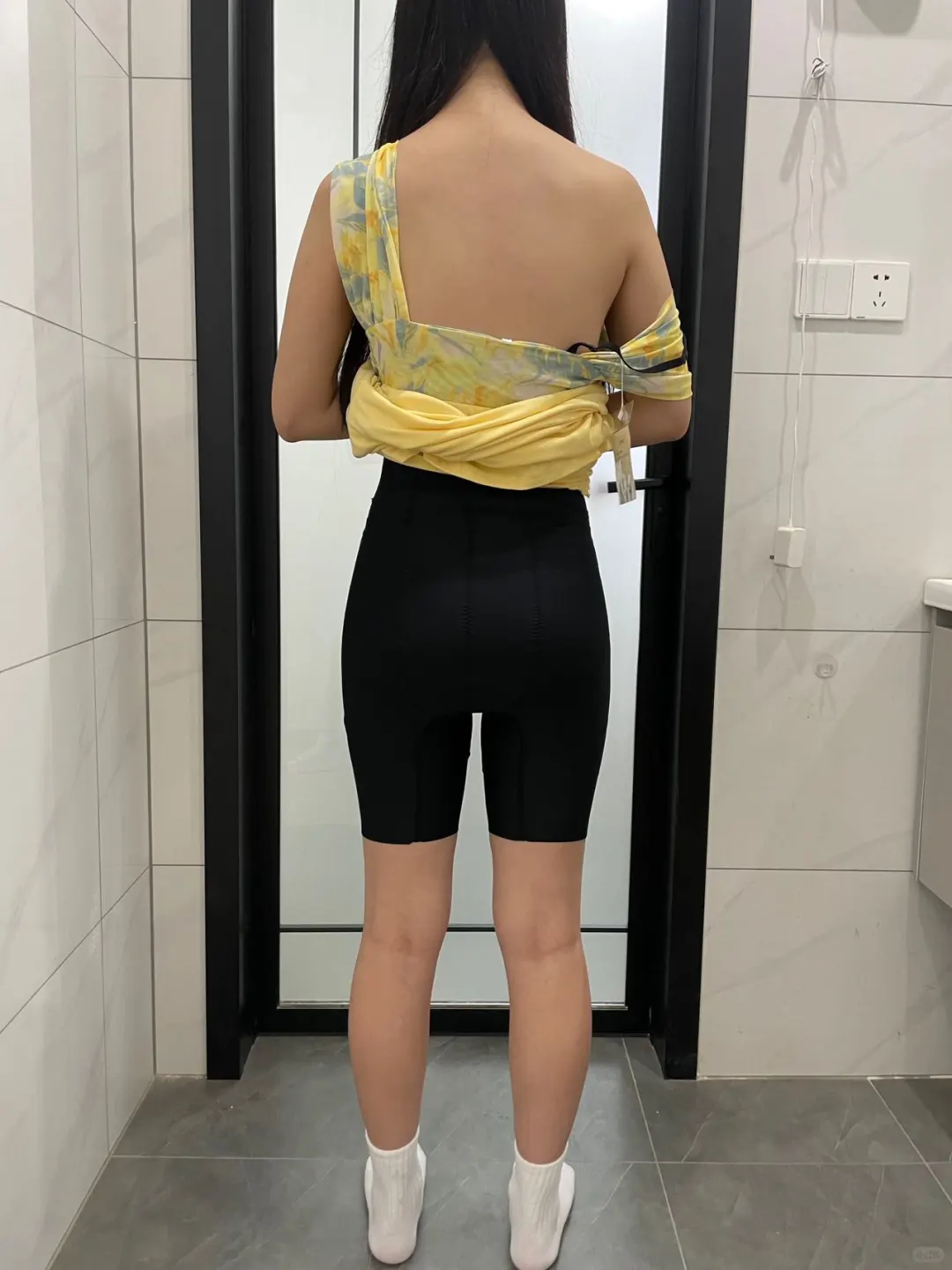 被朋友偷拍了！还以为我穿上很好看