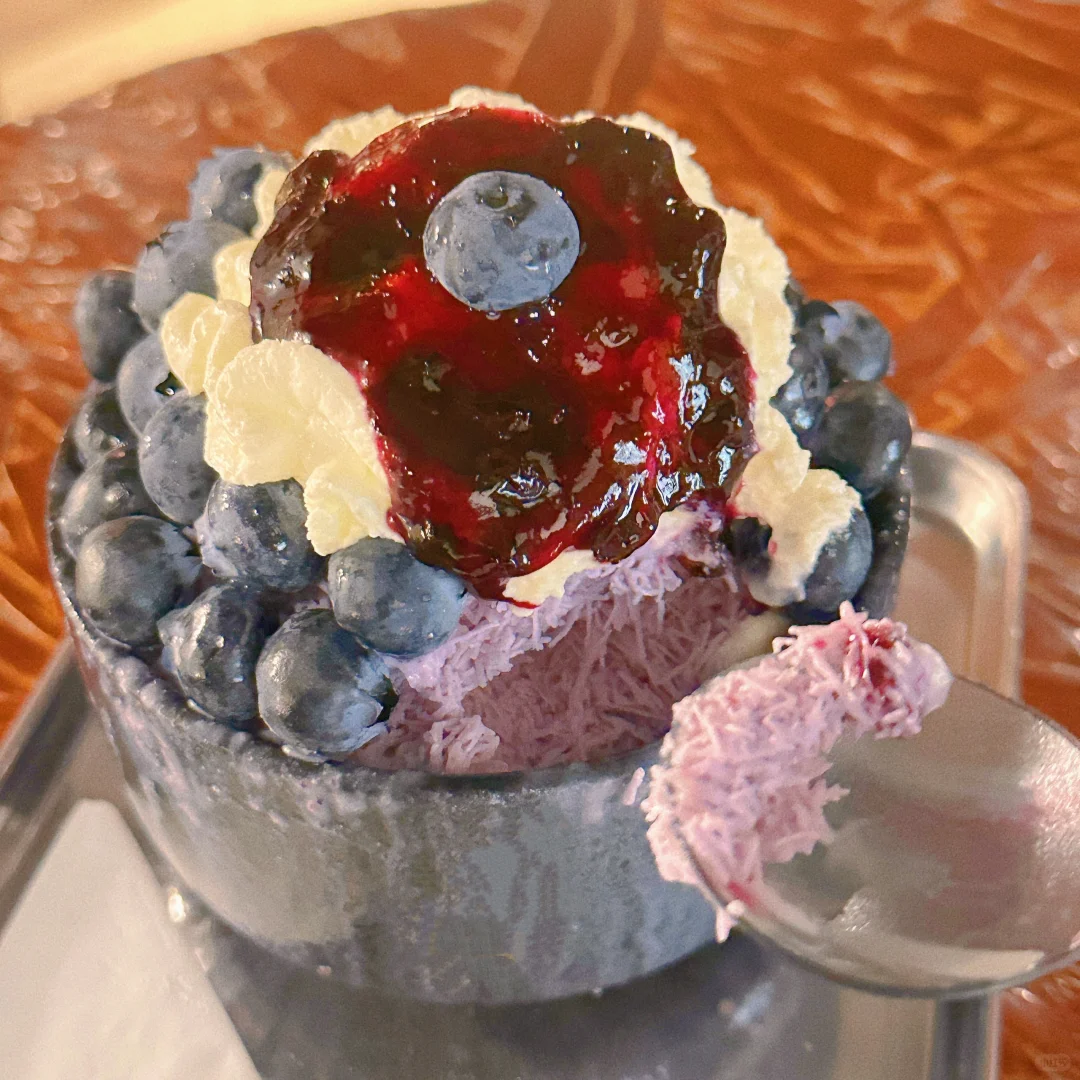 邯郸蓝莓雪冰！蓝莓多到边吃边掉，太好吃啦！