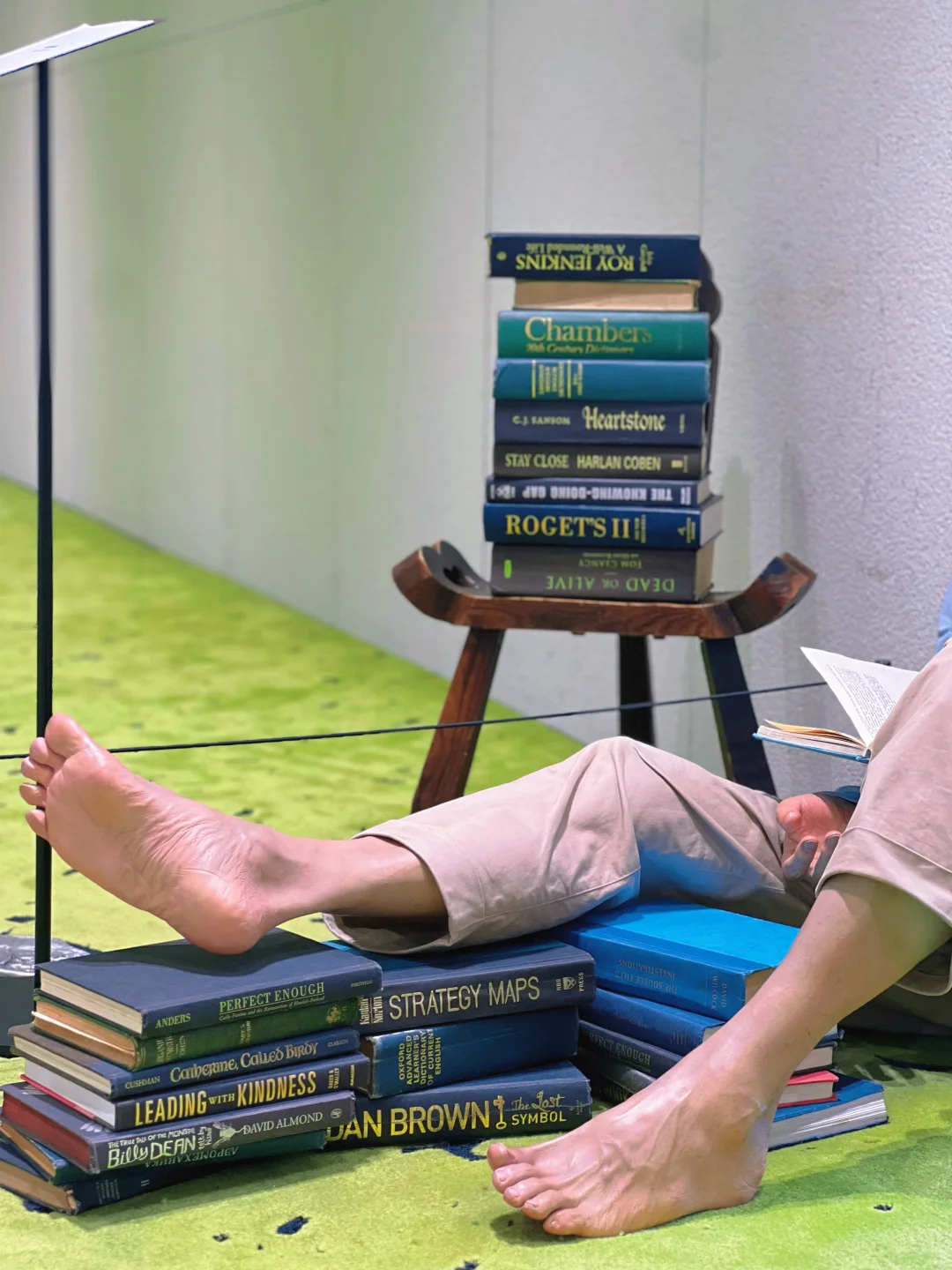 小心！！！?巨人出没！当超现实主义映入现实