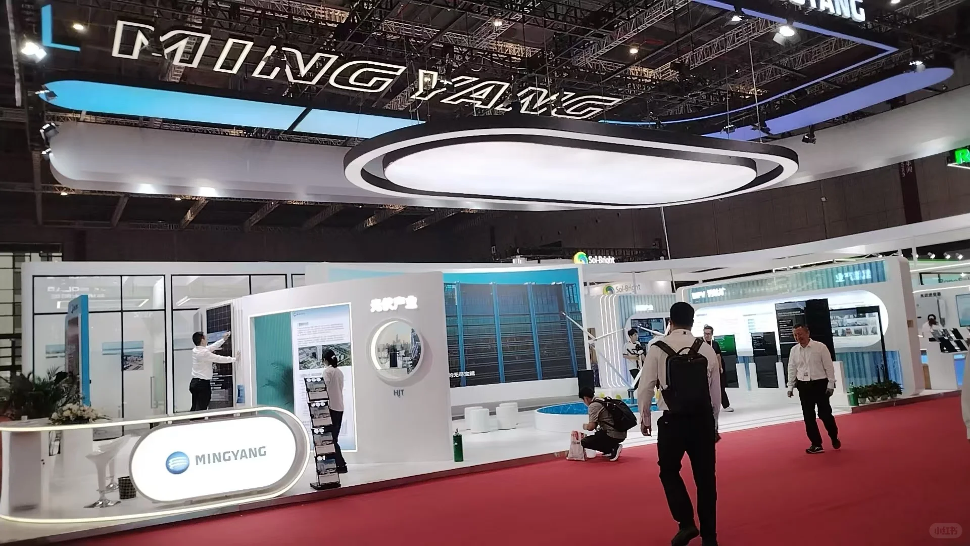 光伏展全场最吸睛展台，连甲方都说长期合作