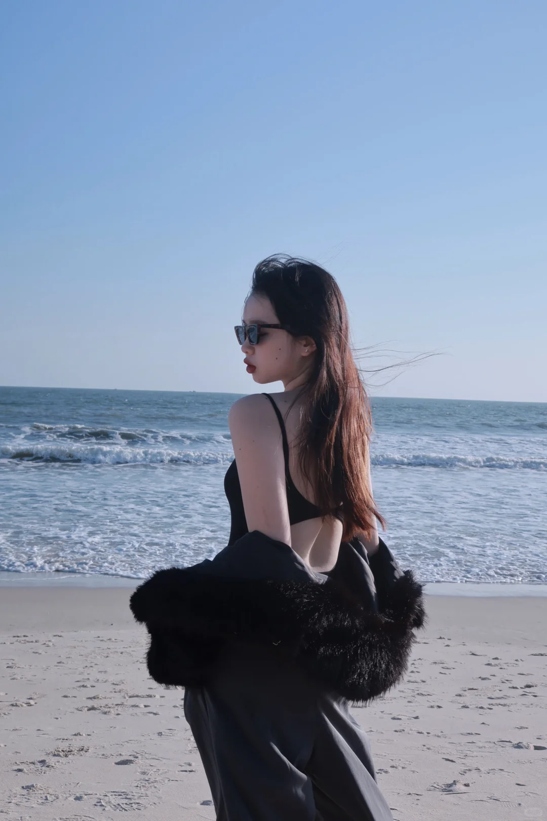 海边穿搭?️｜不用穿裙子也能很出片?