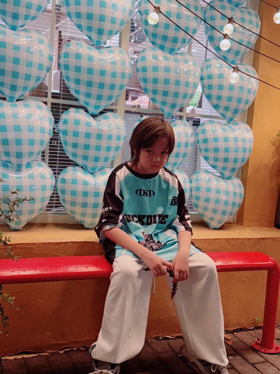 别拿你那眼神看我受不了?