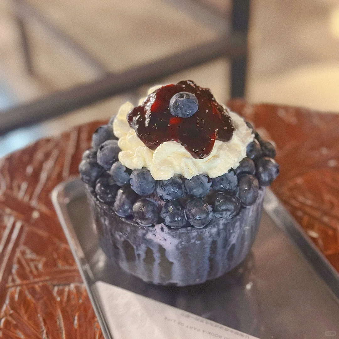 邯郸蓝莓雪冰！蓝莓多到边吃边掉，太好吃啦！