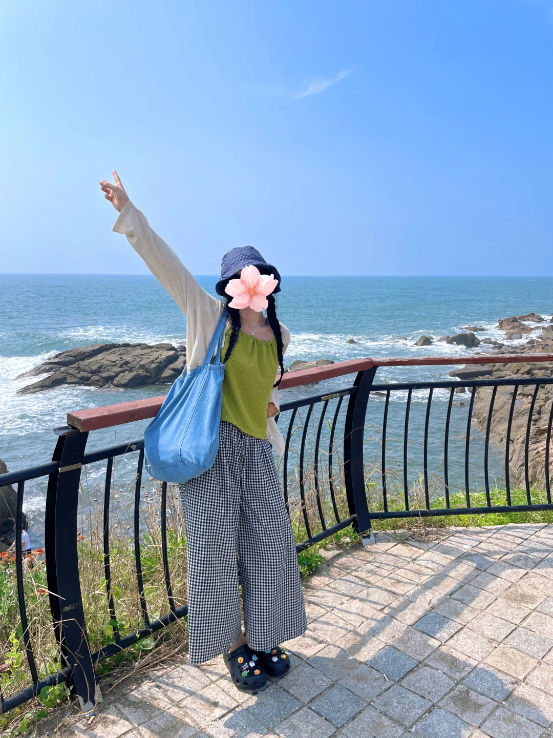 青岛的海好漂亮呀，几套海边穿搭分享?