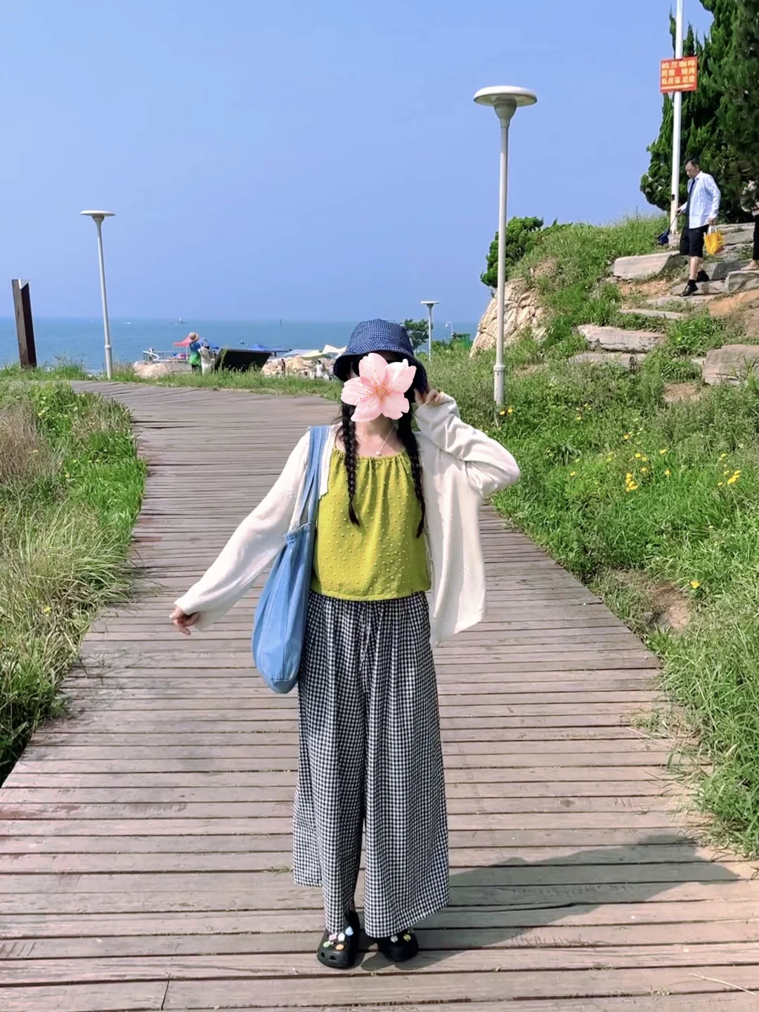 青岛的海好漂亮呀，几套海边穿搭分享?