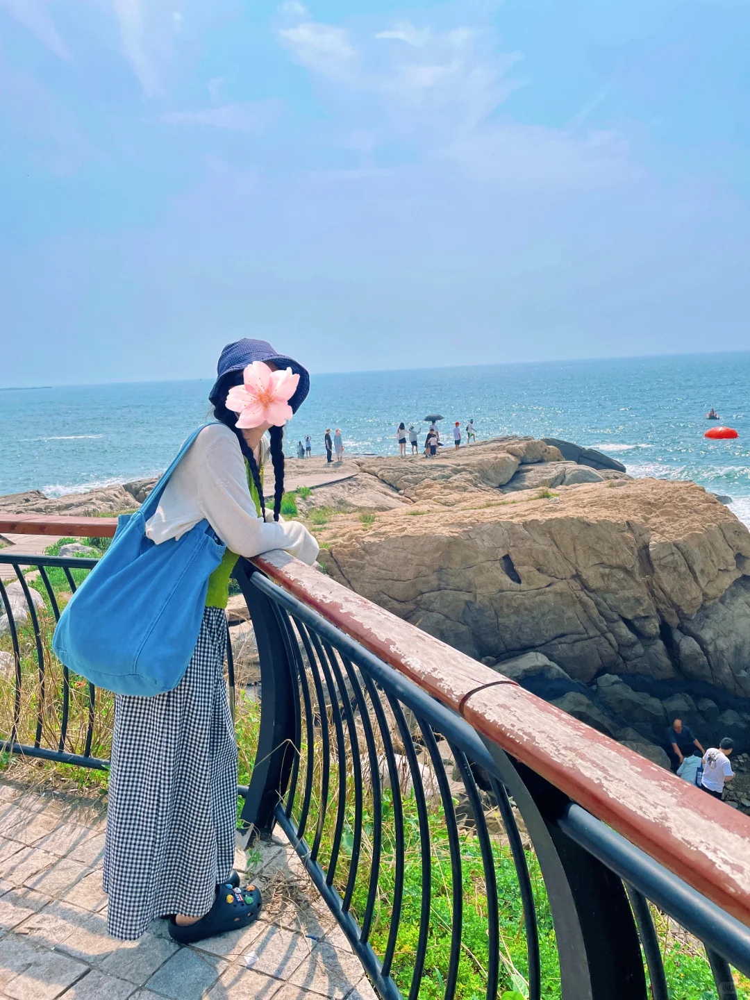 青岛的海好漂亮呀，几套海边穿搭分享?