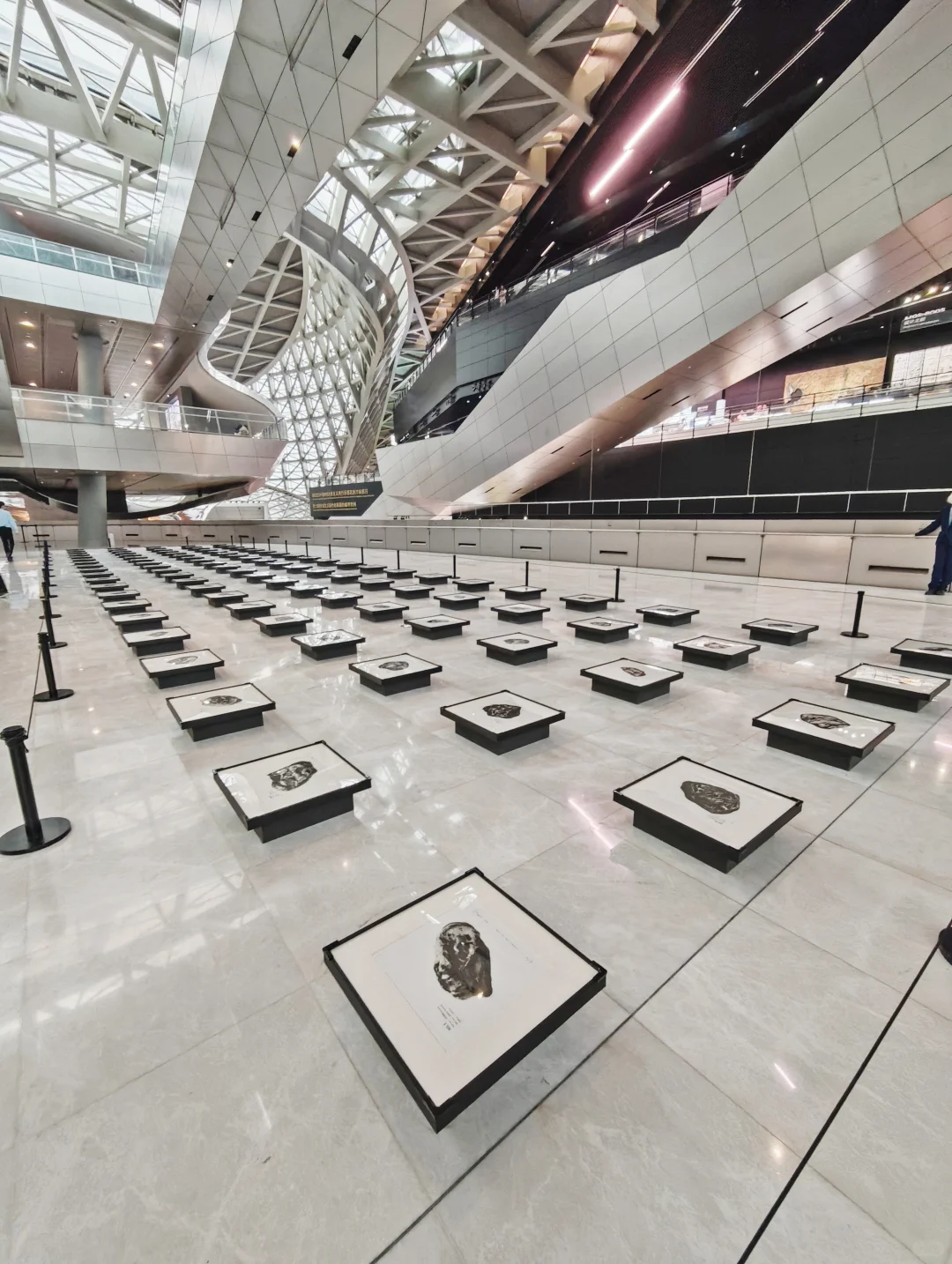 深圳新展｜馆藏级艺术展，艺术建筑双重暴击