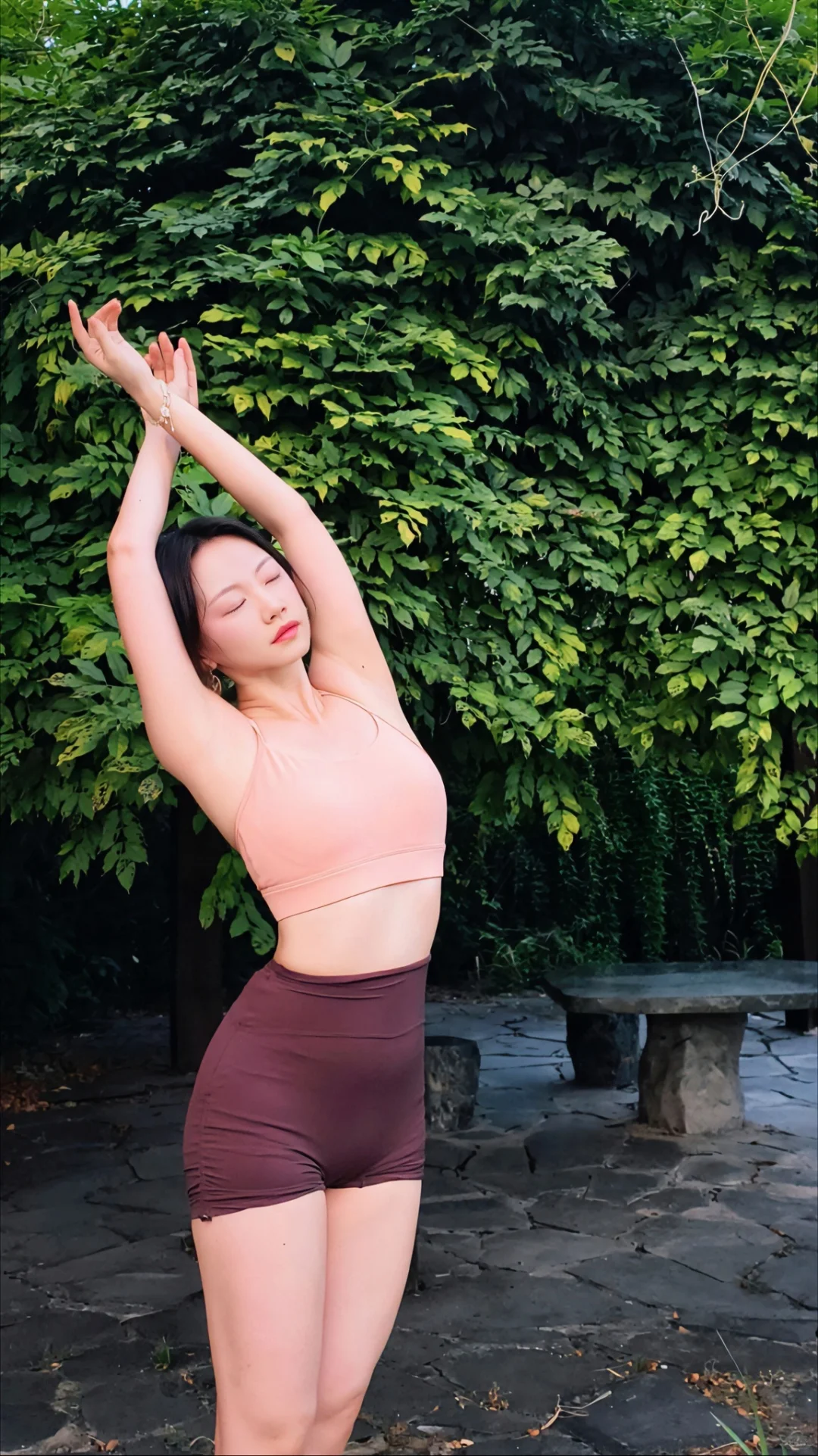 瑜伽服与秋意的融合