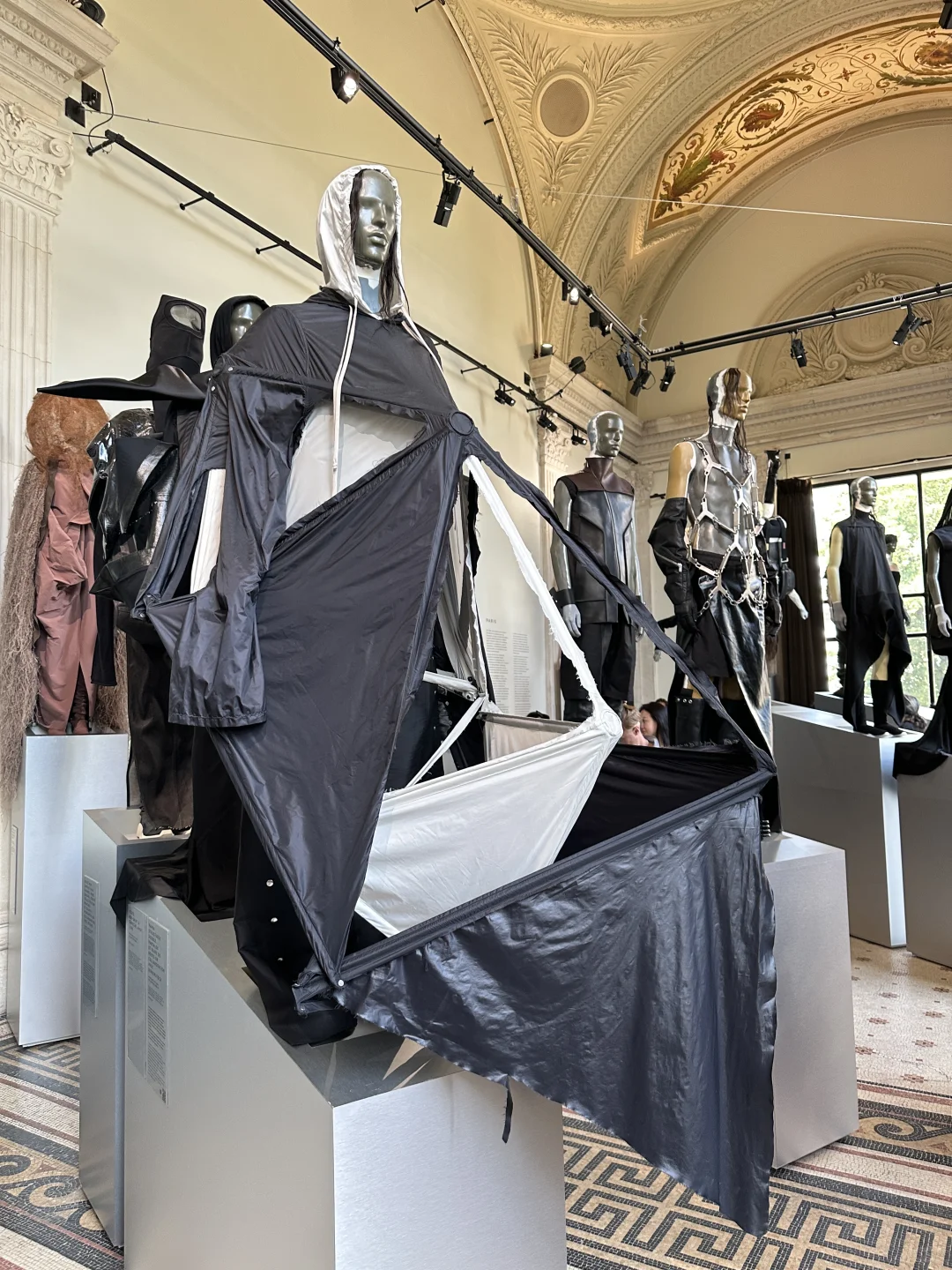 ??Rick Owens展·他的自恋扑面而来到不适