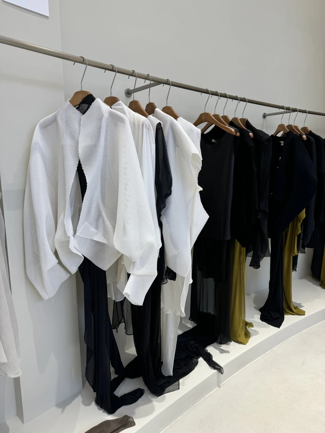 时尚艺术｜跟着设计师云看展?