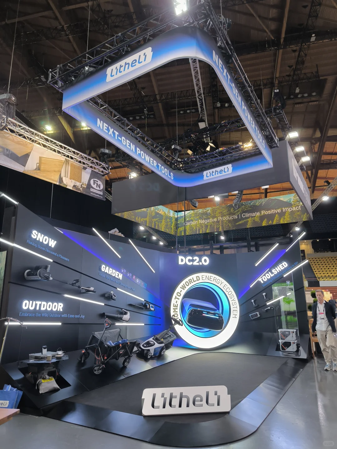 在欧洲也可以做出炫酷的展台