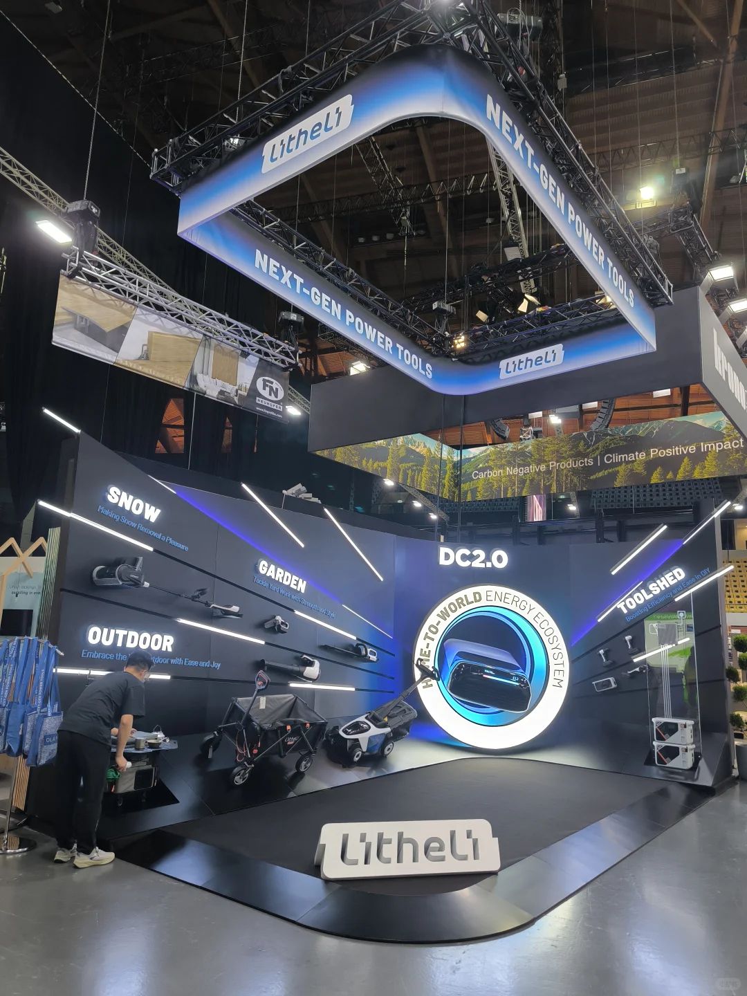 在欧洲也可以做出炫酷的展台