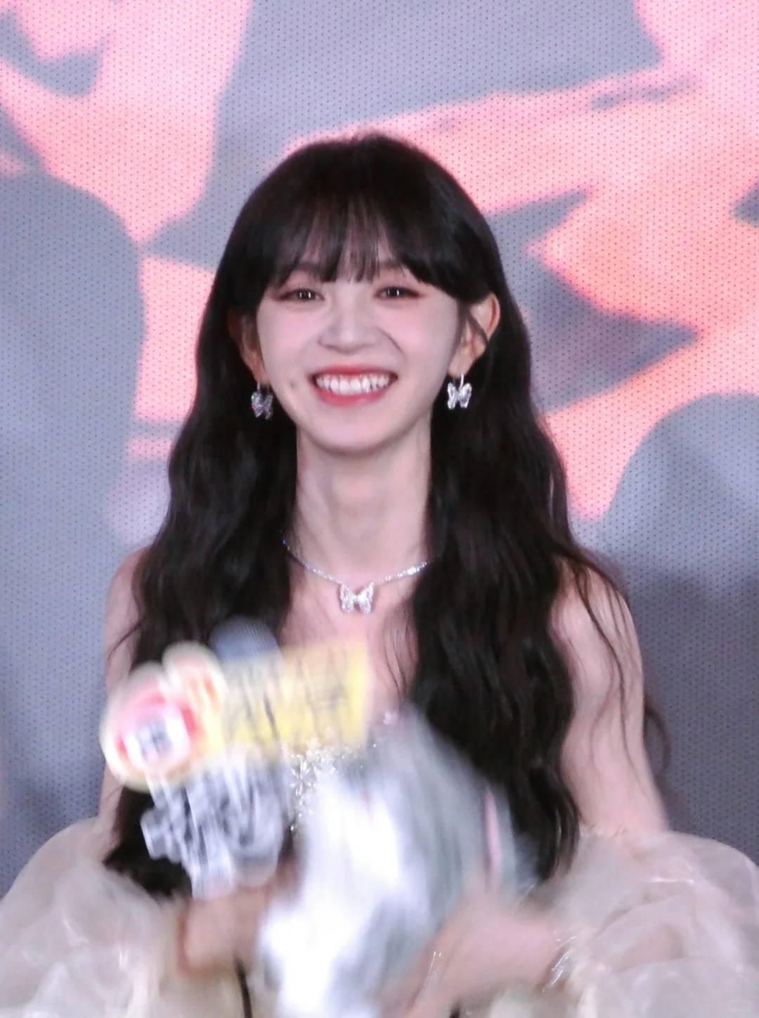 我对有酒窝的女孩子一般没什么抵抗力?