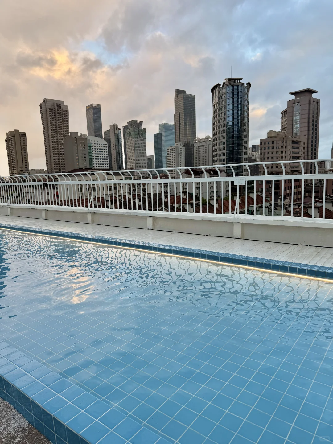 上海新展｜?️度假风拉满的屋顶展来啦！?