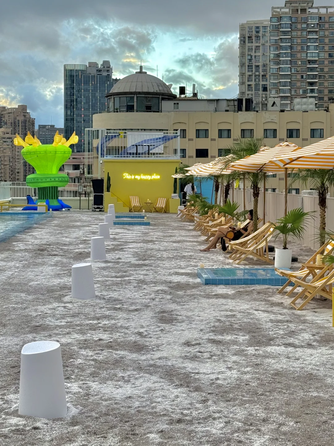 上海新展｜?️度假风拉满的屋顶展来啦！?
