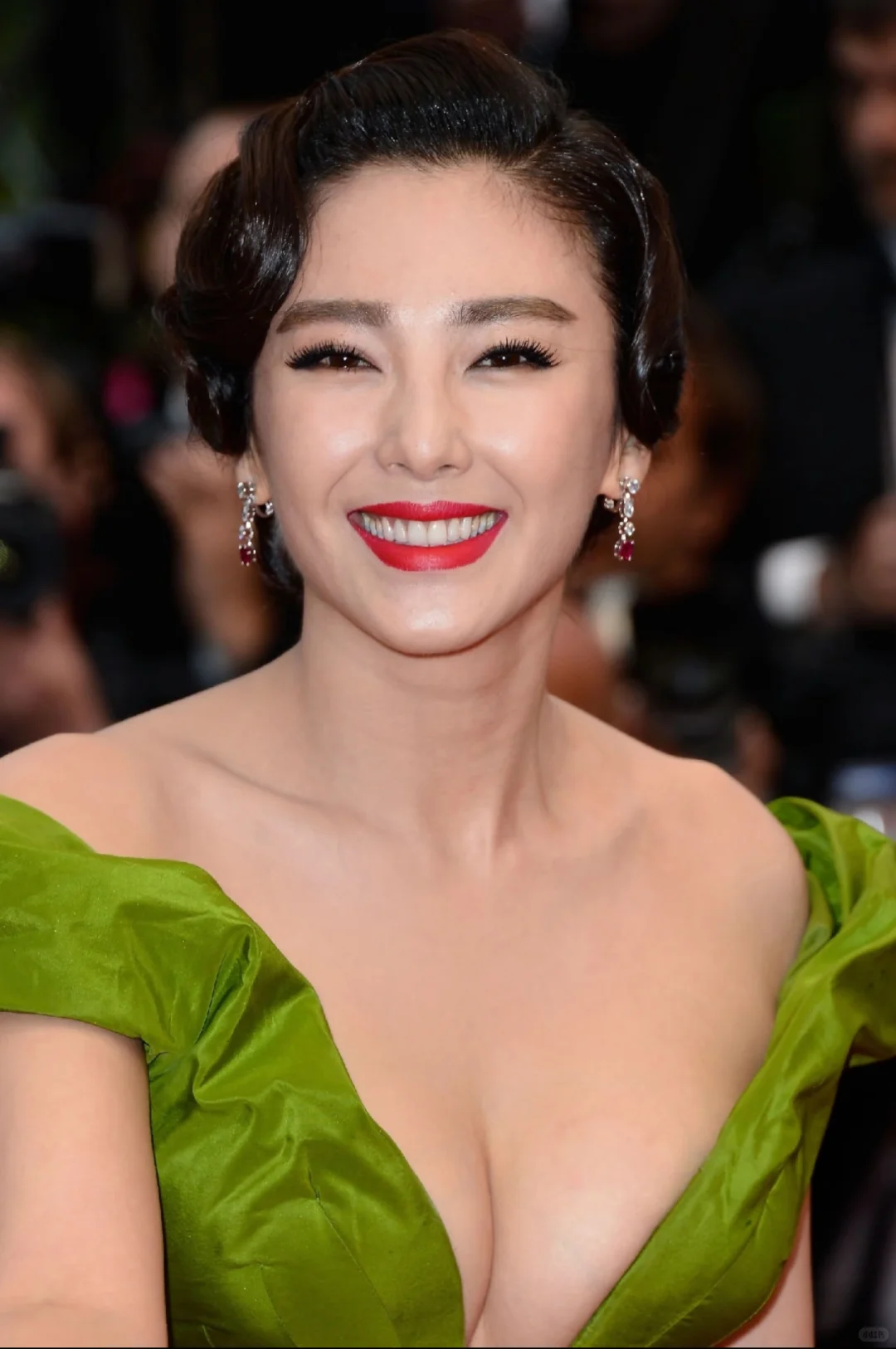 ✨姐姐这身材，简直鲨疯了！