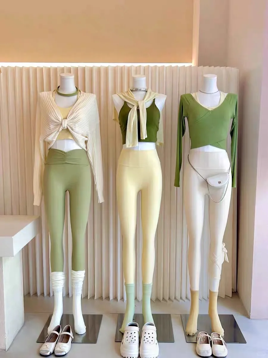 减肥洗脑｜瑜伽服都进化的这么好看