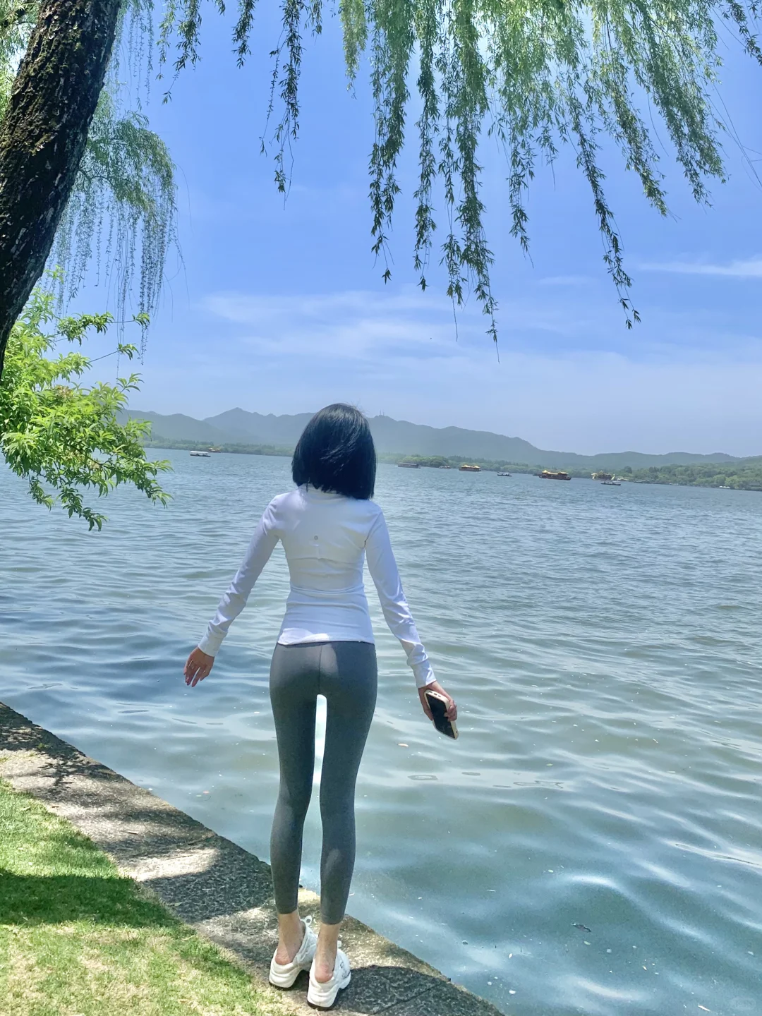 穿define走在40°C的西湖